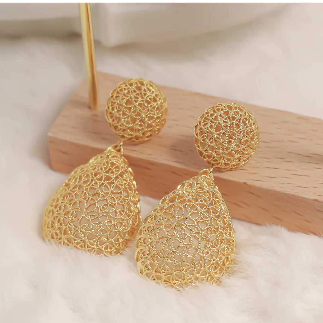 Anou Earrings