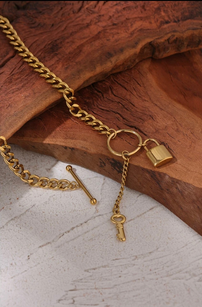 Kira Statement Necklace